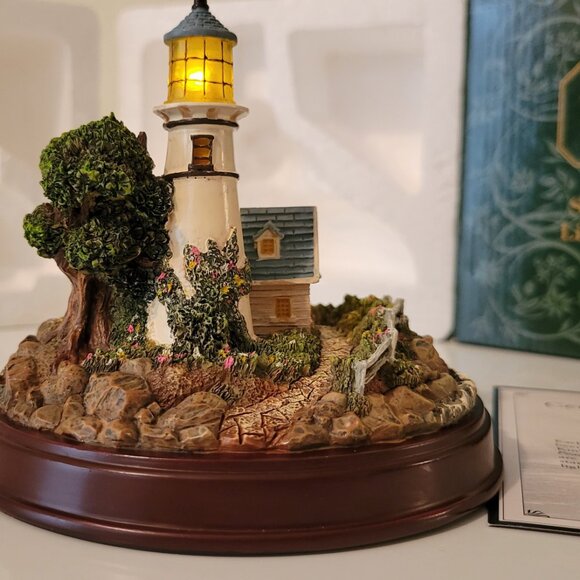 Thomas Kinkade A Light In The Storm, Seaside Memories Lighted Lighthouse 1999 - Picture 3 of 12